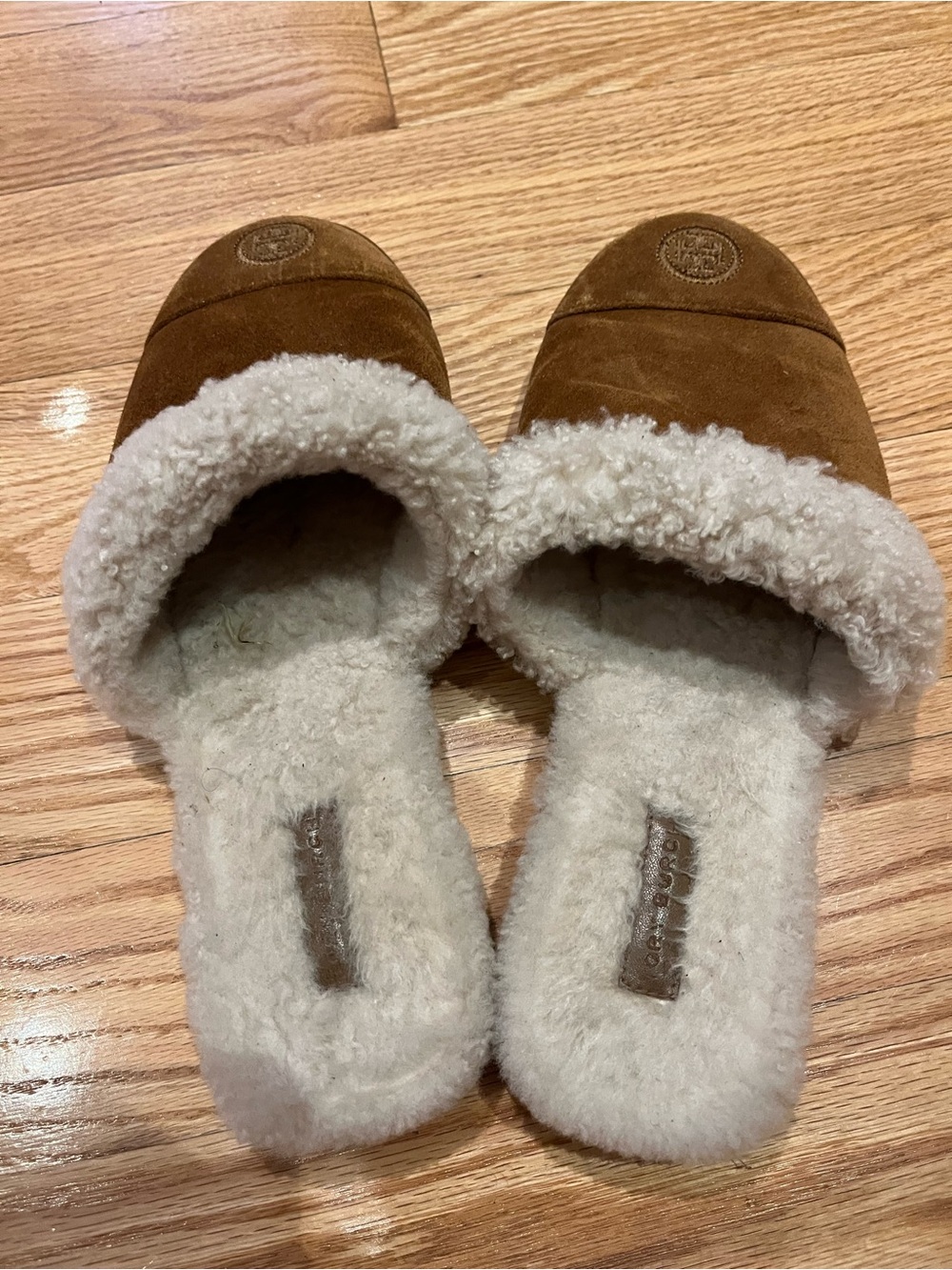 Tory Burch Toasted Caramel/Buttermilk Suede Cozy Shearling Slide Slippers 9.5 - Picture 3 of 4